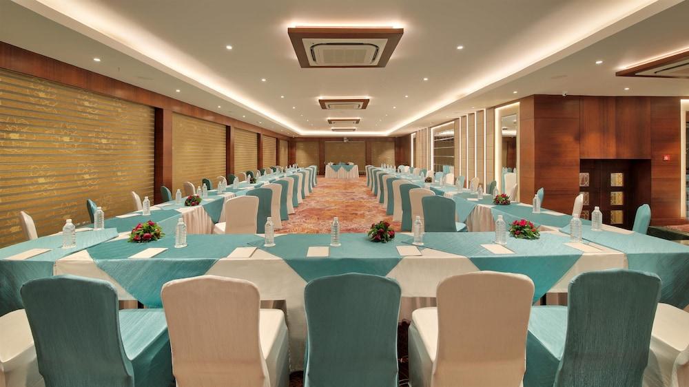 Hotel Golden Tulip Essential Divisione di Jaipur Esterno foto