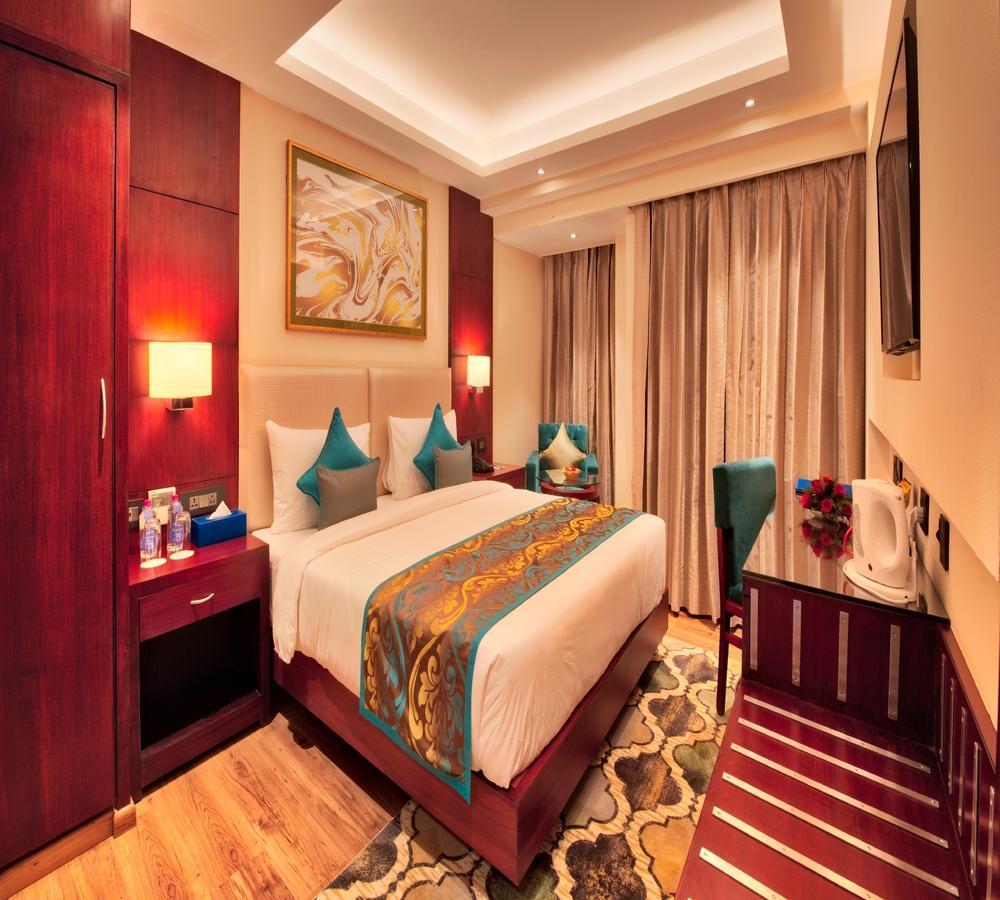 Hotel Golden Tulip Essential Divisione di Jaipur Esterno foto