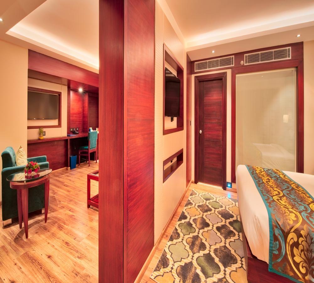 Hotel Golden Tulip Essential Divisione di Jaipur Esterno foto