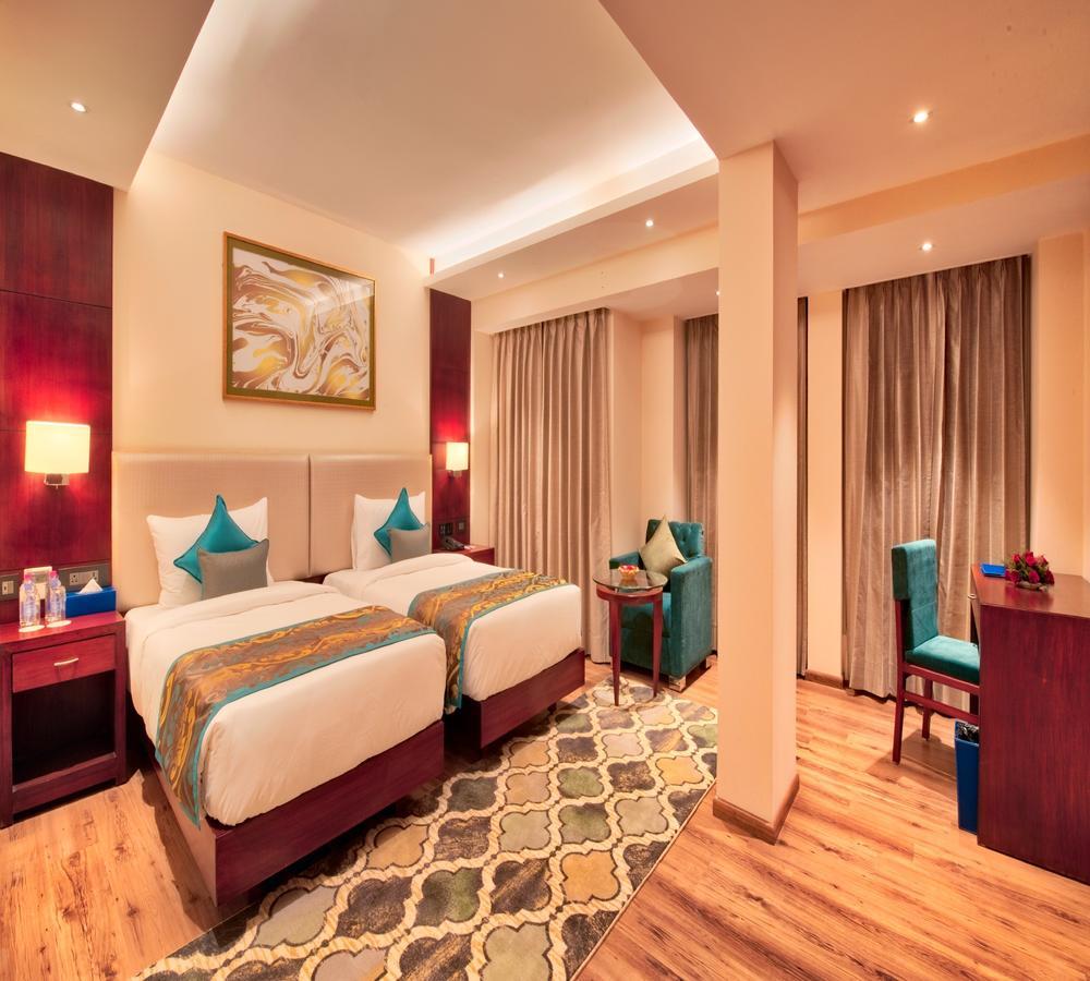 Hotel Golden Tulip Essential Divisione di Jaipur Esterno foto