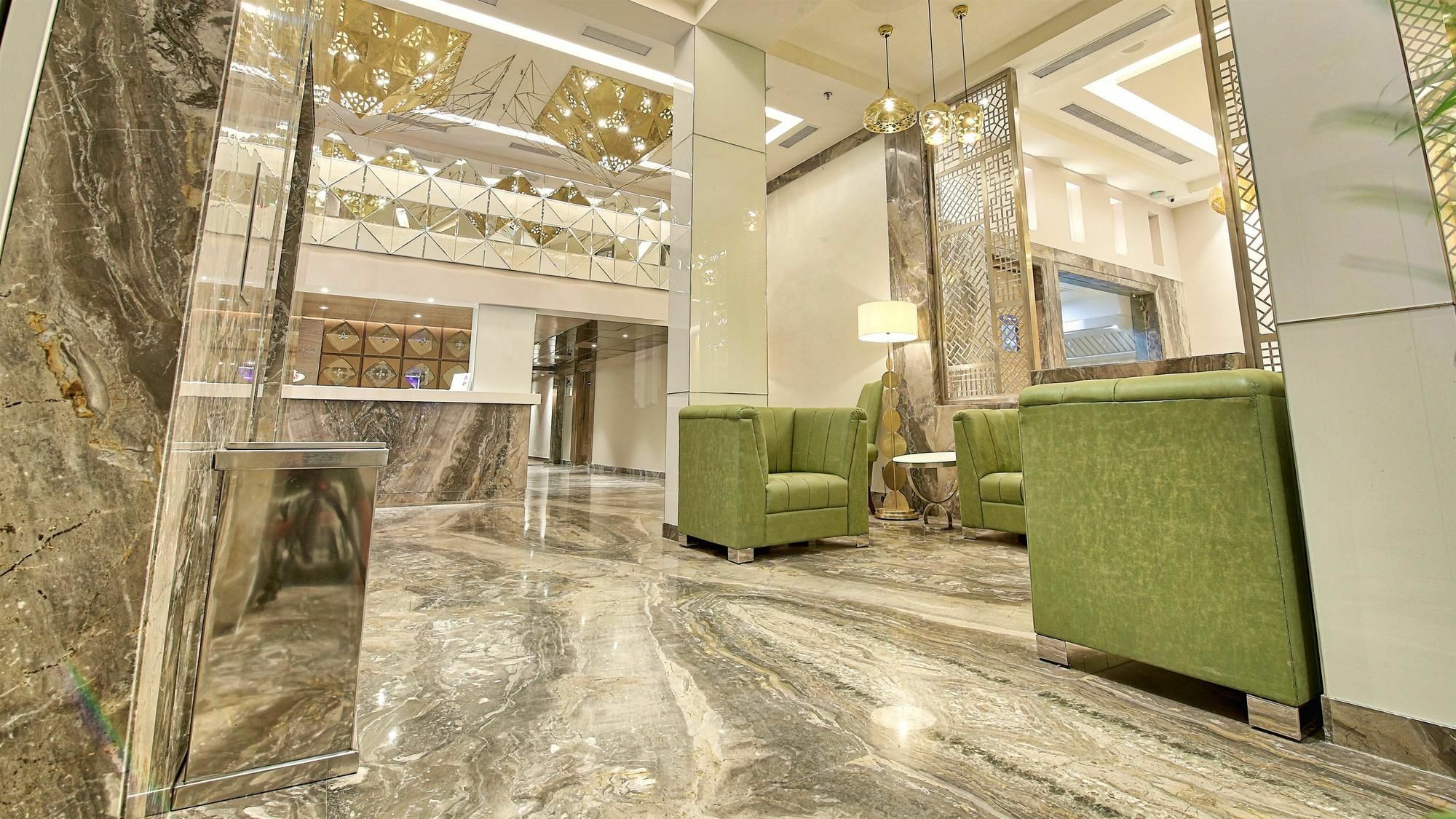 Hotel Golden Tulip Essential Divisione di Jaipur Esterno foto