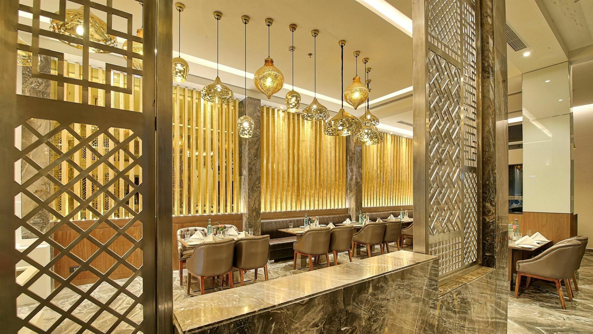 Hotel Golden Tulip Essential Divisione di Jaipur Esterno foto